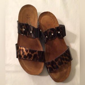 NAOT SANDALS. SIZE 37 (6-6.5)
